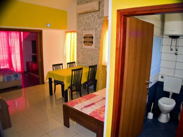 Apartmani Slavica Jezera Exterior foto